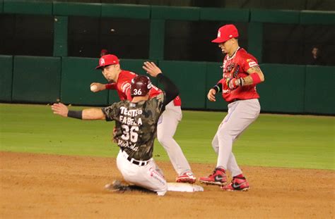 V Ctor Casta Eda Mantiene Con Vida A Tomateros De Culiac N