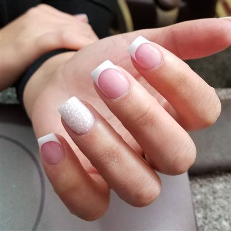 16 изумительных идей, с которыми вы влюбитесь во французский маникюр