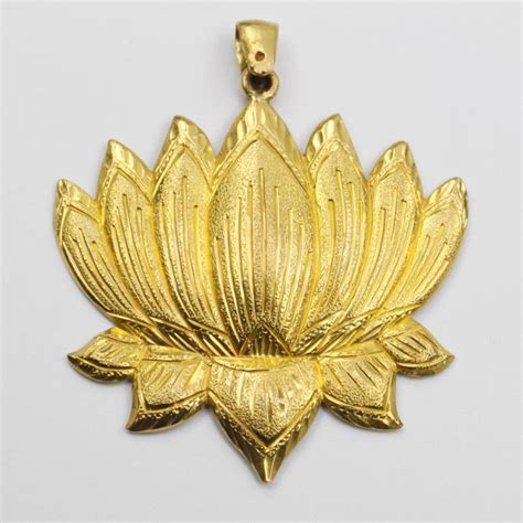 22k Gold Lotus Flower Pendant Property Room