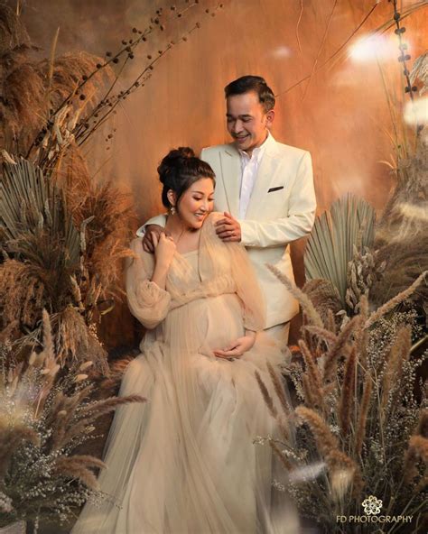 Ini Deretan Maternity Shoot Sarwendah Yang Bikin Auranya Terpancar