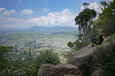 Lover's Leap Waterfall, Nuwara Eliya - Two Get Lost