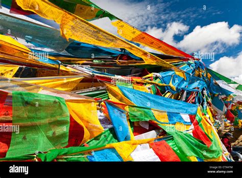 Hanging Tibetan Culture Flags Fotos Und Bildmaterial In Hoher