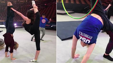 Simone Biles In Insane Mannequin Challenge With Us Gymnasts Yahoo Sport