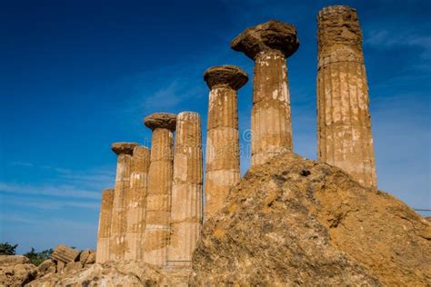 Valle Dei Templi In Agrigento Editorial Stock Image Image Of Cityscape Juno 105123834