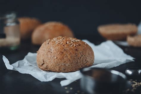 Gesunde Burger mit Dinkel Vollkorn Brötchen Lena Eats Veganer Foodblog