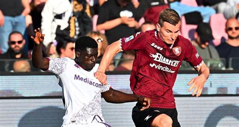 La Salernitana Delude Ancora La Fiorentina Vince All Arechi Con Kouam