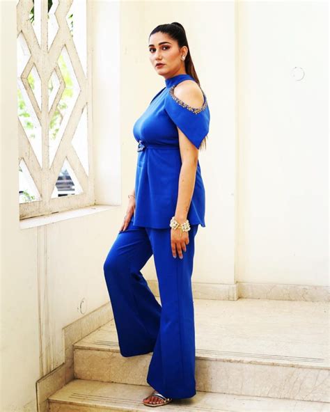 Sapna Choudhary S Hot And Bo Ld Outfit Creates Waves In The Media