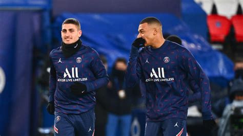 PSG Mbappé s agace et pique une colère Verratti lui répond