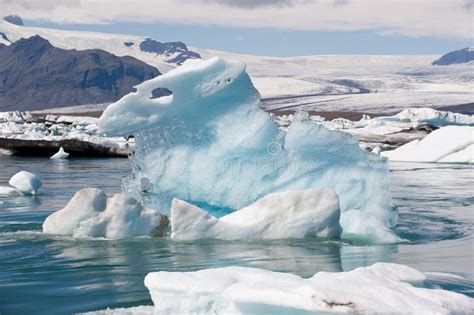 Iceberg Di Galleggiamento Alla Laguna Jokulsarlon Islanda Del Ghiaccio