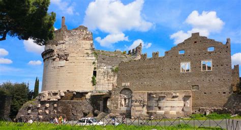 Of The Most Famous Tombs In The World That You Can Actually Visit