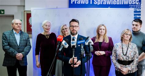 Konferencja Prasowa Artura Standowicza Zdj Cia