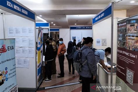 Puluhan Warga Ramaikan Job Fair Hari Pertama Di Jakbar Antara News