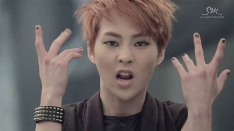 Xiumin Wolf Kim Jong Dae Kim Min Seok Xiu Min Peace Gesture Okay