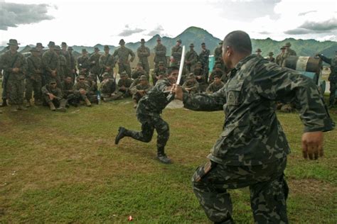 The Deadly Art of Filipino Knife Fighting 101 - Eskrima