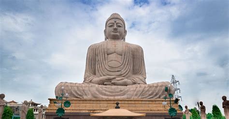 Full Day Bodhgaya Tour With Dungeshwari Cave Gaya India