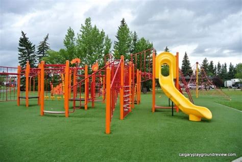 Avondale Park Playground, Grande Prairie, AB - calgaryplaygroundreview.com