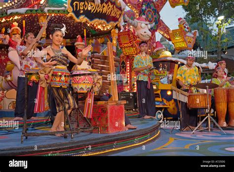 Thai cultural performance at Phuket FantaSea show, Phuket island ...