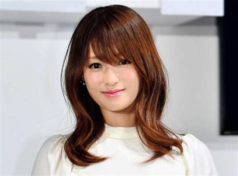 深田恭子のビキニ姿にファン悶絶 来年カレンダー告知で「美しすぎる」の声デイリースポーツ Online 美容 ヘア アイディア ヘア