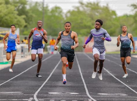 Varsity Track And Field Sweep The 20 6a District Titles The Wrangler