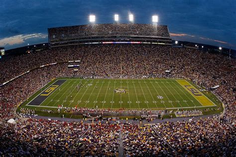 The 5 Greatest Stadiums In College Football