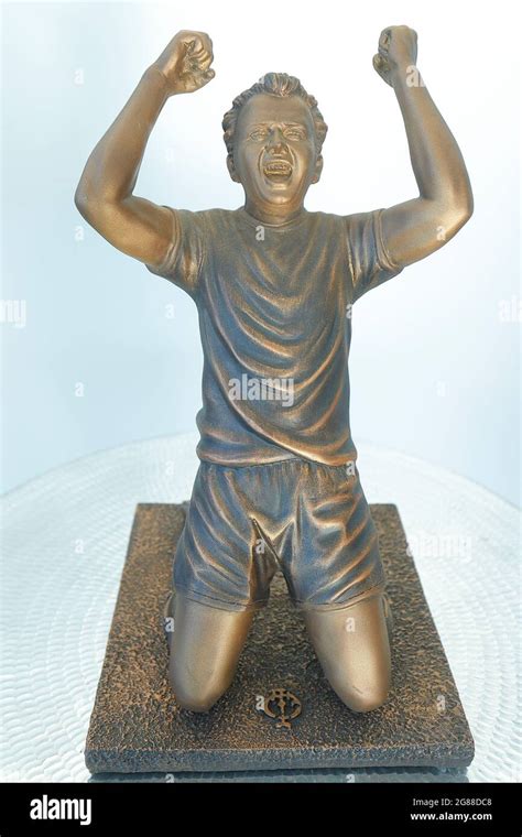 A Billy Bremner Sculpture Created By Tony Clarke Of Clarkes Sculptures