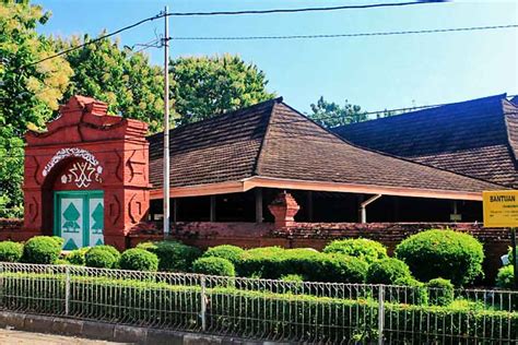 Tempat Wisata Bersejarah Di Cirebon Bangunan Pusaka Saksi Penyebaran