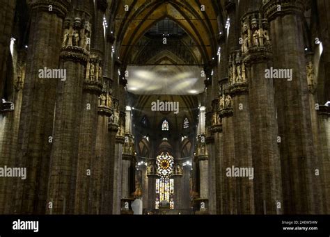 Duomo di milano interior hi-res stock photography and images - Alamy