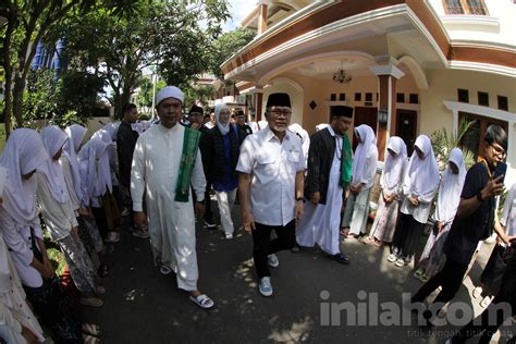 Foto Momen Mendag Zulkifli Hasan Hadiri Majelis Dzikir Dan Sholawat