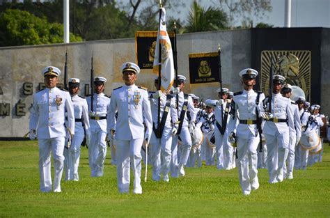 Se gradúan 147 Guardiamarinas de Heroica Escuela Naval Militar Global