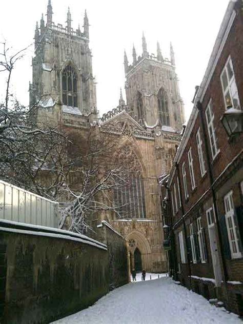 The Minster In Snow York England English Castles York Minster