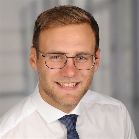 Jonathan Siemens Steuerberater Assistent Kanzlei Weber