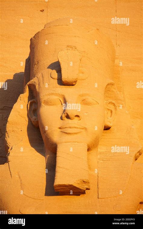 Estatua De Rams S Ii En Abu Simbel El Templo De Abu Simbel Egipto