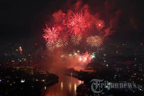 Perayan Malam Tahun Baru Di Berbagai Negara Foto