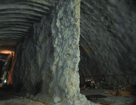 construction  middle wall structure  scientific diagram