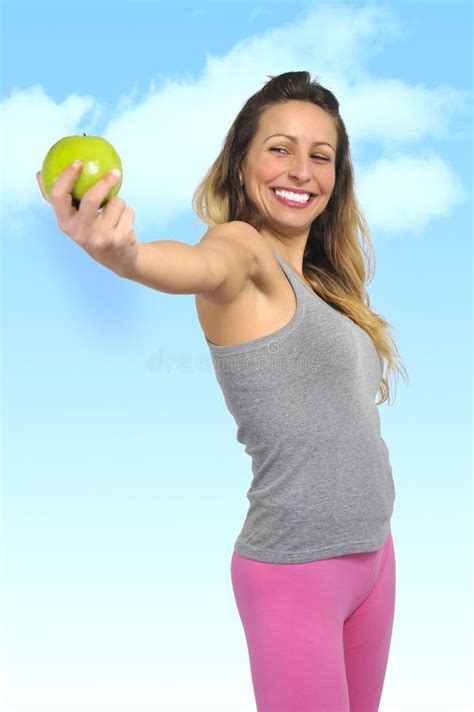 Belle Femme Sexy Tenant Le Fruit Vert De Pomme Dans Le Concept Naturel Sain De Nutrition Et De