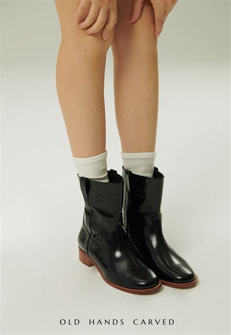 In Stock Willa Signature Boots Ink Old Hands Carved