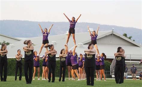 Annual Grizz Feed Introduces 2018 Football Teams Lassen News