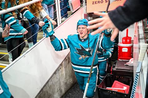 Behind Zetterlunds Rise From 4th Line To Top 6 For Sharks San