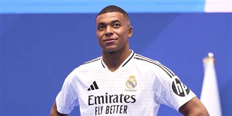 Un rêve d enfant Kylian Mbappé a fait un clin d œil à Cristiano