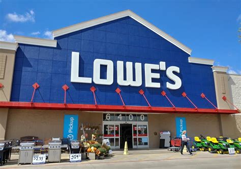 Lowe's class action claims company fails to pay accurate wages, allow