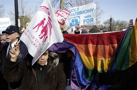 Wisconsin Judge Puts Same Sex Marriages On Hold After 600 Licenses