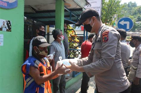 Polda Papua Gelar Dapur Lapangan Tni Polri Bagikan Makanan Siap Saji