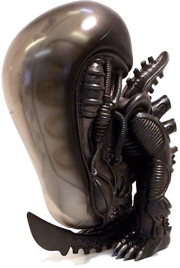 Mms Vinyl Alien Big Chap Figure By James Khoo Produced By Hot Toys