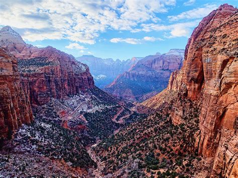The Canyon Overlook Trail in Zion National Park in Springdale, Utah ...