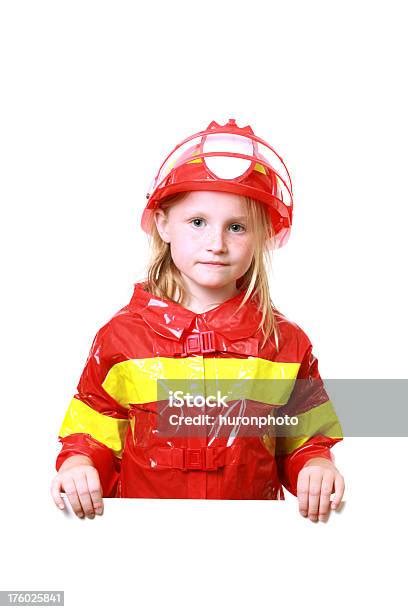 여자아이 소방관 인명별 카드 6 7 살에 대한 스톡 사진 및 기타 이미지 6 7 살 공란 금발 머리 Istock