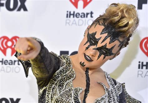 Are These the Modern Equivalents of The Past Pop Divas? - Base - ATRL