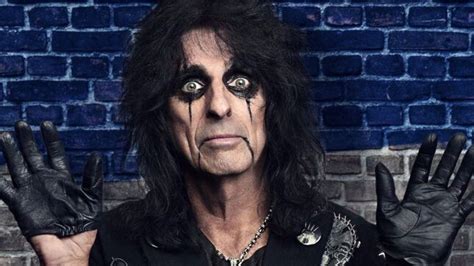 Alice Cooper Announces Too Close For Comfort Uk Tour In Alice