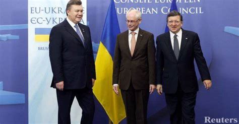 Yanukovych chooses association with the EU