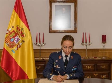 Toma Posesión En Torrejón La Primera Oficial Del Ejército Del Aire Al