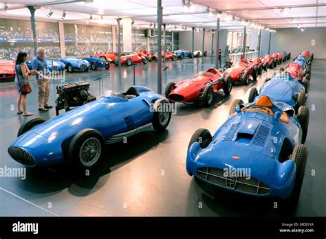 Reihe Von Bugatti Cité De Lautomobile Automobil Museum Mulhouse